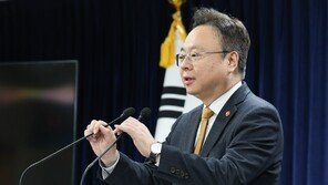 복지장관 “2000명 재논의 여지 없어…교수 이탈 대비 자원 총동원 계획”
