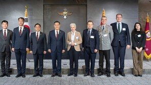 신원식, 독일 연방하원 국방위원장 면담…국방협력 강화 논의