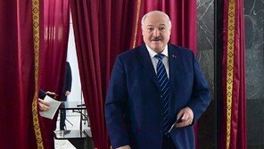 루카셴코 “테러범, 벨라루스행 좌절에 우크라로”…푸틴과 엇박자