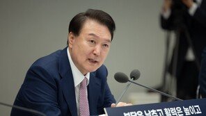 尹 “중소기업 지원 42조 공급…263건 규제 한시적 적용 유예”