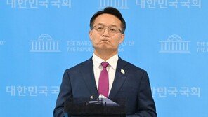 “尹 무릎꿇고 사과해야”…與후보들 총선필패 위기감에 아우성