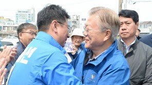 文, ‘조용한 응원’ 아닌 심판론 꺼내…PK 지지층 결집 호소