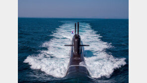 전략 잠수함 ‘신채호함’ 해군 인도…北 핵시설 은밀 타격