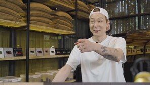 마약·체납 박유천, 복귀 시동거나…근황 공개