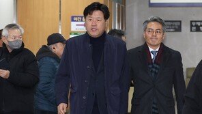 ‘불법 자금 수수’ 김용 “간첩단처럼 몰아” vs 검찰 “알리바이 조작”