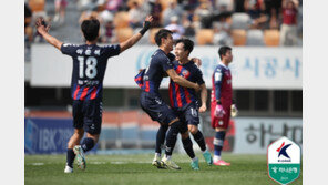수원FC, 대전 1-0 제압…올 시즌 처음으로 홈 경기 승리