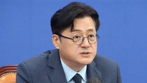홍익표, 박종철 열사 모친 조문…“민주유공자법 빠른 시일 처리”