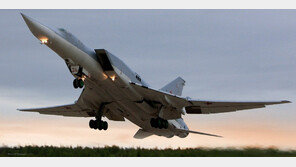우크라, 전쟁 최초로 러 전략폭격기 Tu-22 격추