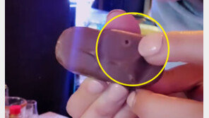 이태원서 외국인이 준 초콜릿에 주사 자국?…女유튜버 “큰일 날 뻔”