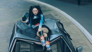 에스파, 신곡 ‘슈퍼노바’ MV 티저 공개…힙한 비주얼 ‘눈길’