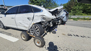 청주영덕고속도로서 차량 9대 연쇄 추돌…5명 부상
