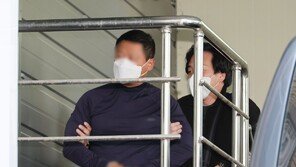 ‘부산지법 앞 흉기 살해’ 50대 유튜버 검찰 송치…보복살인죄 적용