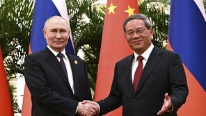 中국빈방문 푸틴, 리창과 회담…“양국 관계 최고 수준 도달”