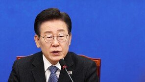 민주, ‘이재명 경호팀’ 자체 가동…경찰, 총선 후 “근접보호 불가” 통보