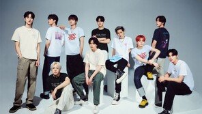 유니클로, 티셔츠에 한국 아이돌 담는다… 보이그룹 ‘트레저’와 협업