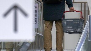 먹거리에 쓰는 돈 3년만에 최대폭 증가… 저소득층 가처분소득 78% 필수생계비에