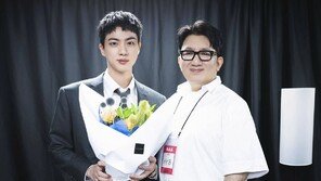 방시혁, 방탄소년단 진 전역 축하…“성공적 복귀”