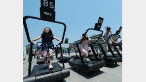 “걸으면 건강해져요”… ‘손목닥터’ 100만 돌파기념 걷기 행사