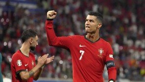 ‘호날두 침묵’ 포르투갈, 체코 2-1 격파해 유로 첫 승