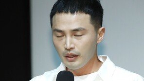 ‘6년만의 공식석상’ 마이크로닷, 20초간 허리 숙여 ‘부모 빚투’ 사과 “후회·반성”