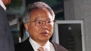 ‘직원 추행’ 오거돈 전 부산시장 만기 출소…심경 묻자 ‘묵묵부답’