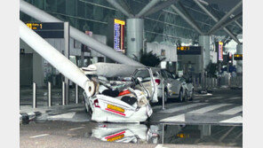 뉴델리국제공항, 지붕 일부 붕괴 차량 여러대 깔려…1명 죽고 6명 부상