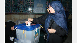 이란 대선 ‘개혁파 후보’ 깜짝 1위 결선행…투표율은 40% 사상 최저