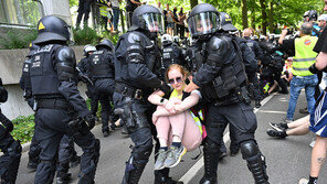독일도 ‘극우 몸살’… 경찰, 반대시위 해산