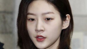 ‘음주운전’ 김새론, 깜짝 근황…성수동 카페 매니저 됐다