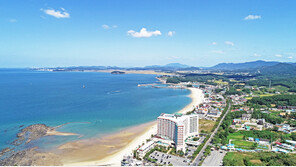 ‘신비의 바닷길’ 무창포 해수욕장으로 놀러오세요