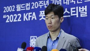 박지성 “감독 선임 논란 참담… 축구협회-홍명보 결정 남아”