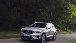 볼보 XC40, 꾸준한 인기… 올해 상반기 ‘프리미엄 콤팩트 SUV’ 판매 1위 질주