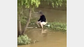 폭우로 불어난 한강서 ‘민폐 낚시’…누리꾼들 분노[e글e글]