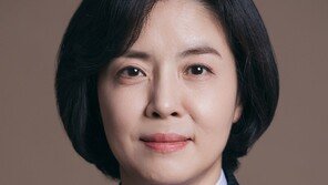 이숙연 “남편·딸 비상장주식 37억 기부”…아빠찬스로 63배 차익 사과