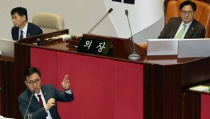 방송4법 필리버스터 2일차…與 “입법폭주” 野 “방송장악 저지”