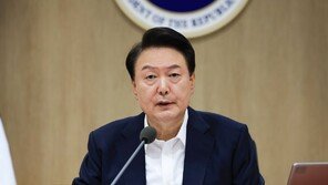 민주 “尹, 나라 쑥대밭 만들고 휴가…금쪽이 대통령에 국민은 어지러워”