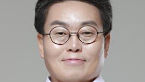 ‘尹 핵심참모’ 강훈 정책홍보비서관 사의…부처 대변인 ‘군기반장’