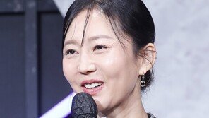 염정아 “‘산지직송’ 노동보다 ‘크로스’ 액션이 더 힘들어”