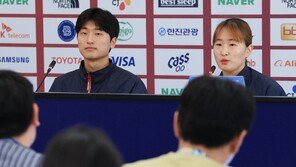 안세영 빠진 배드민턴 회견…애꿎은 김원호-정나은만 ‘고개 푹’