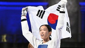 랭킹 24위의 반란…김유진, 세계최강 모두 꺾고 태권도 金