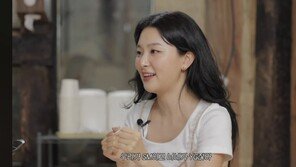 “SM·YG, 친해질 수 없을 줄 알았다” 레벨 슬기, ‘절친’ 블핑 지수 첫만남 소회