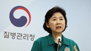 질병청장 “코로나 대유행 위기 상황 아냐…엔데믹화 과정”