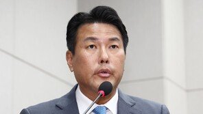 野 “친일파 밀정이냐, 뉴라이트냐”…대통령실 ‘중일마’ 공세