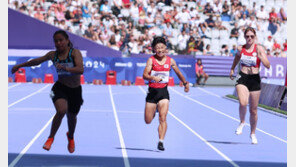 ‘47세 작은 거인’ 전민재, 여자육상 200ｍ 5위 [패럴림픽]