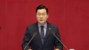 박찬대 “‘尹=벌거벗은 임금님’, 동떨어진 인식 의문”