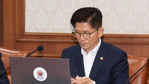 김문수 “호적 떼봐라, 일제 때 우리 국적은 ‘日本’…역사는 역사”