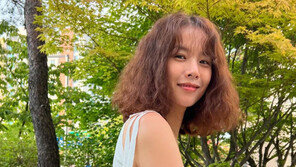 조윤희, 히피펌에 민소매…청량미 한도 초과