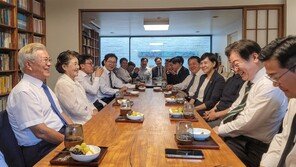민주, 문재인 수사 대응 나선다…‘전 정권 정치탄압 대책위’ 출범