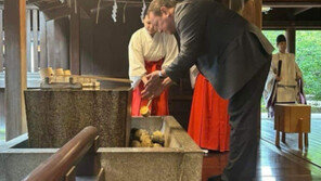 주일 우크라이나 대사 야스쿠니 참배 논란…“日 전쟁범죄 옹호하는 꼴” 비판 목소리