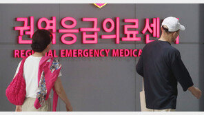 오늘부터 군의관 235명 추가 투입…의료현장 “도움 안된다”